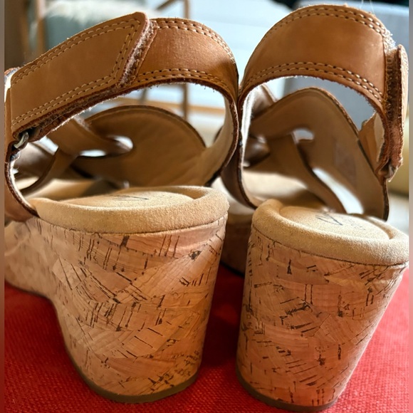 Clarks Giselle Beach Tan Nubuck Leather Cork Wedge Slingback Sandals - Picture 4 of 7